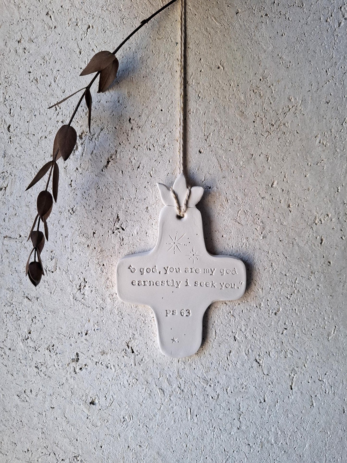croix céramique murale