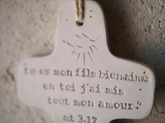 Croix céramique murale