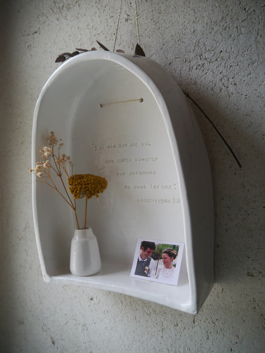 Autel suspendu: "J'ai mis devant toi une porte ouverte que personne ne peut fermer." Apocalypse 3.8