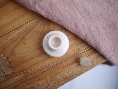 TRIO BOUGEOIRS-SOLIFLORES sacrés, gravés "père", "fils", "saint-esprit".