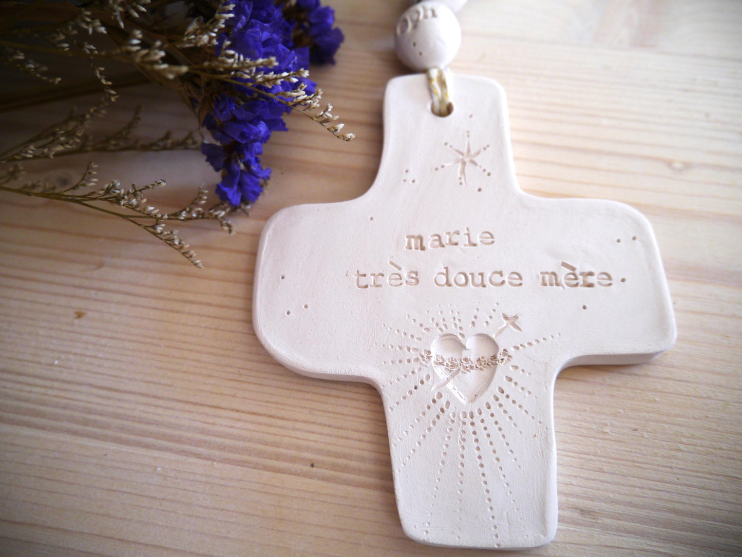 Croix céramique murale