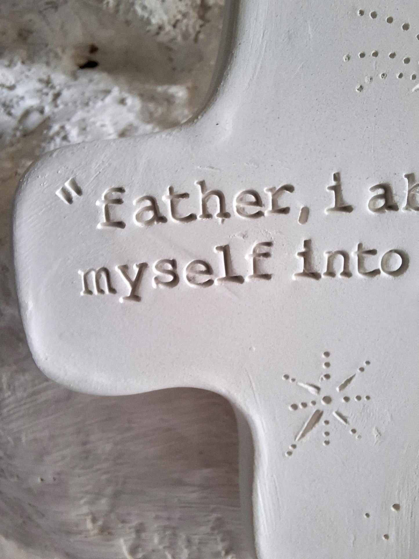 croix céramique murale