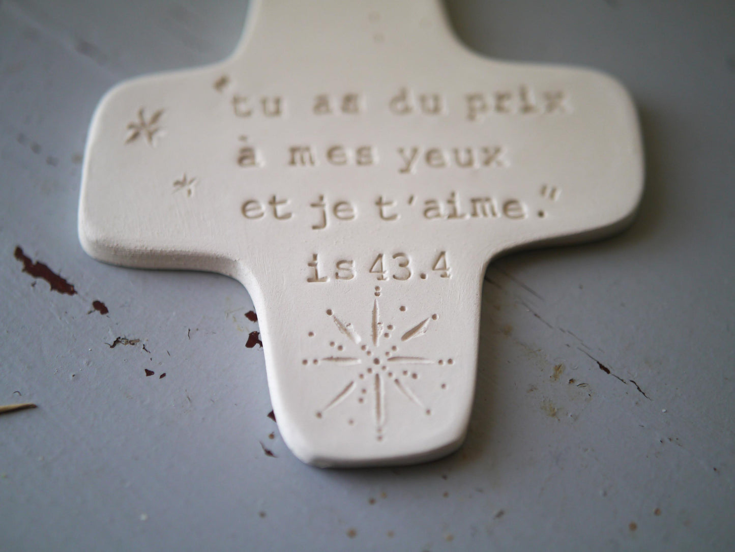 croix céramique murale