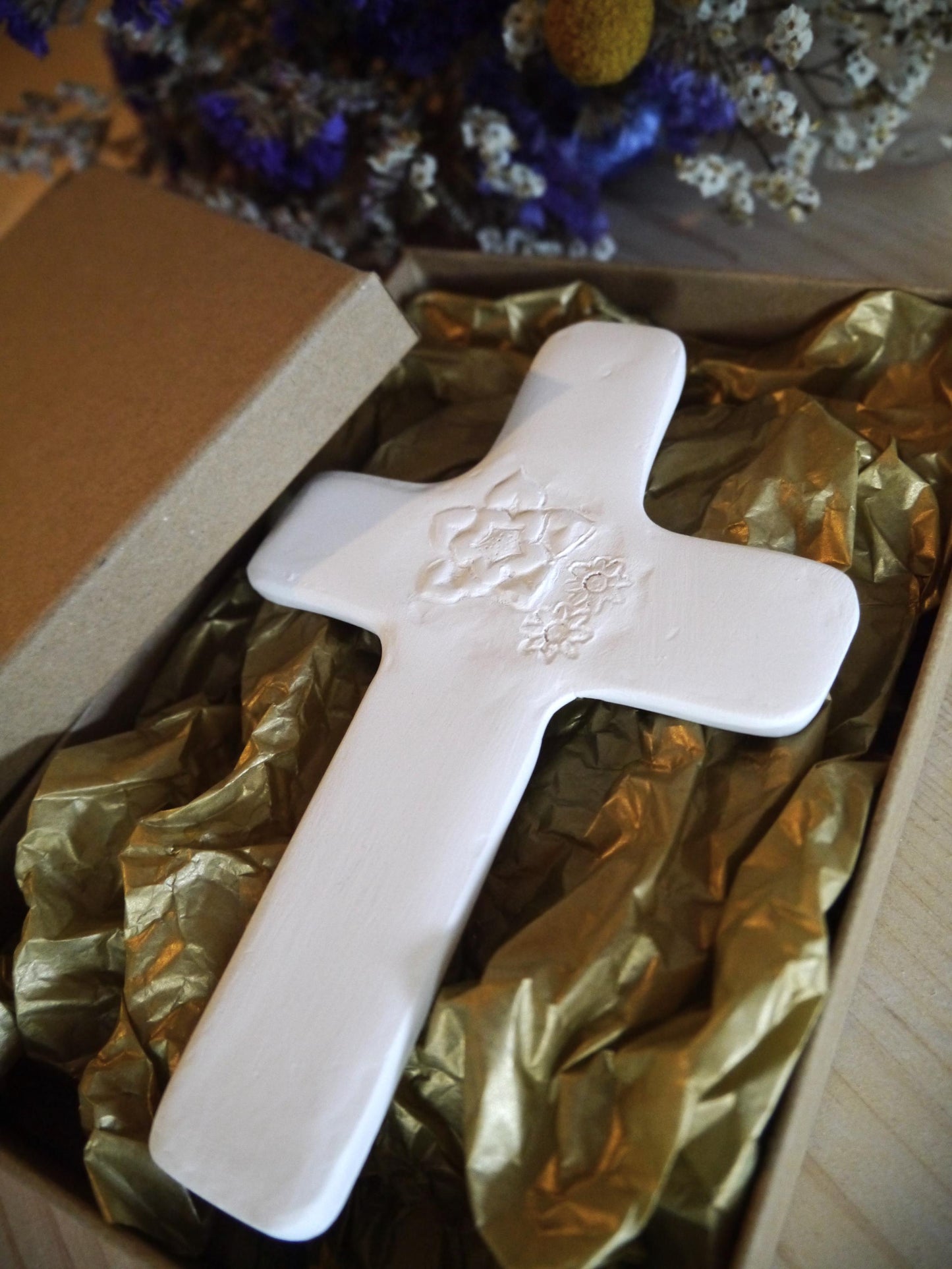 Croix céramique murale