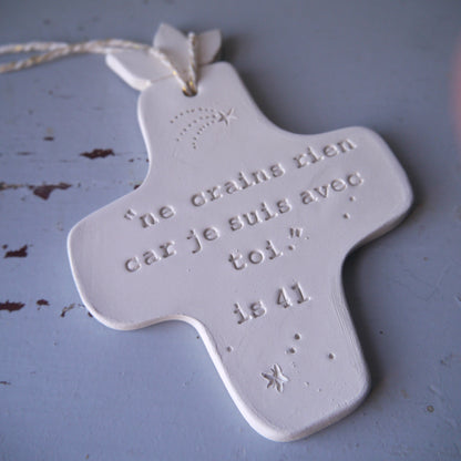 croix céramique murale