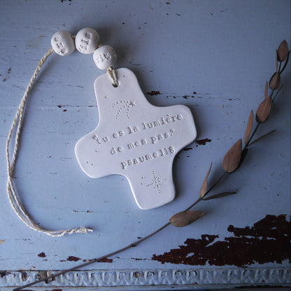 Croix céramique murale