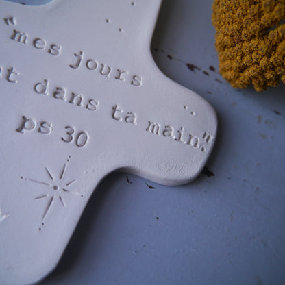 croix céramique murale