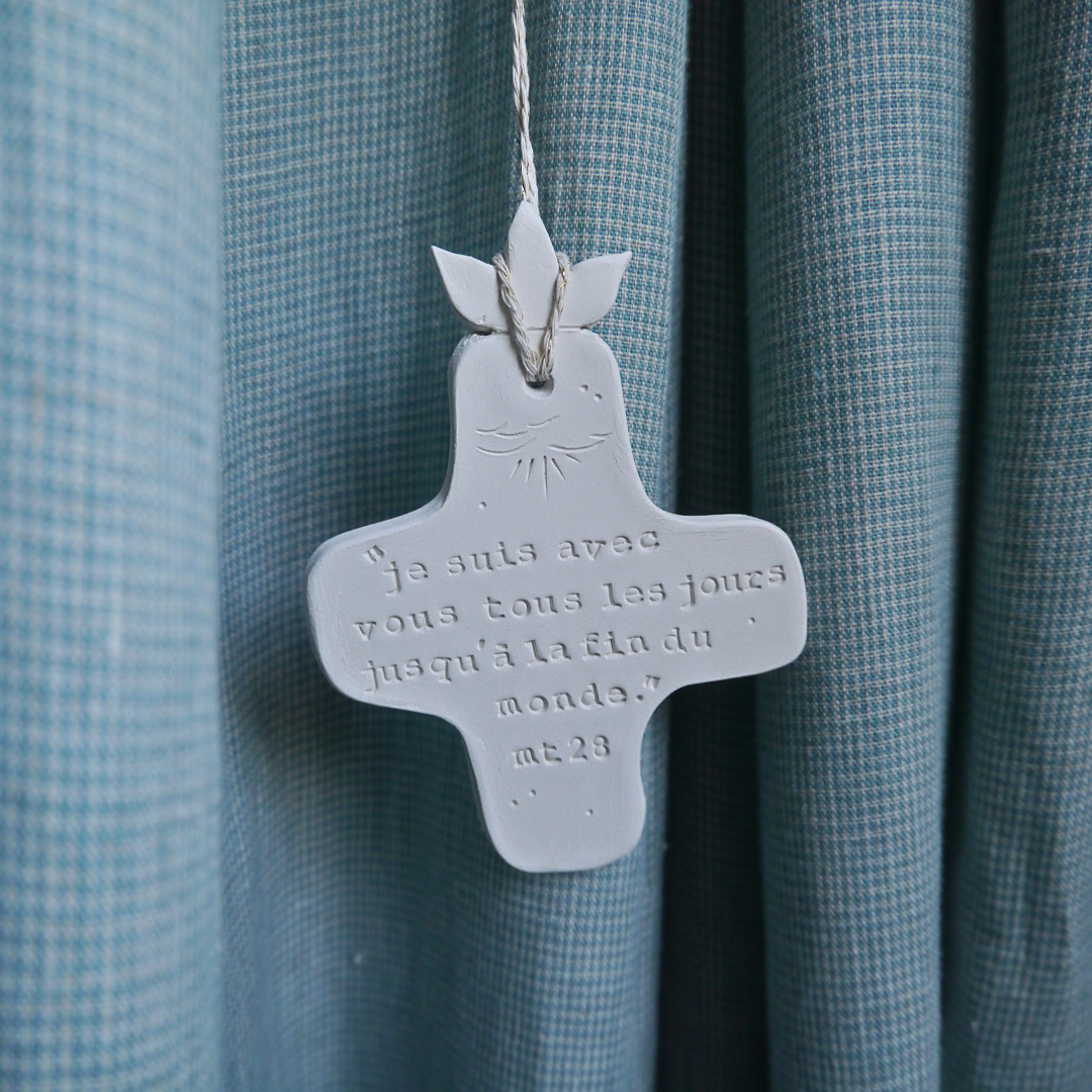 croix céramique murale