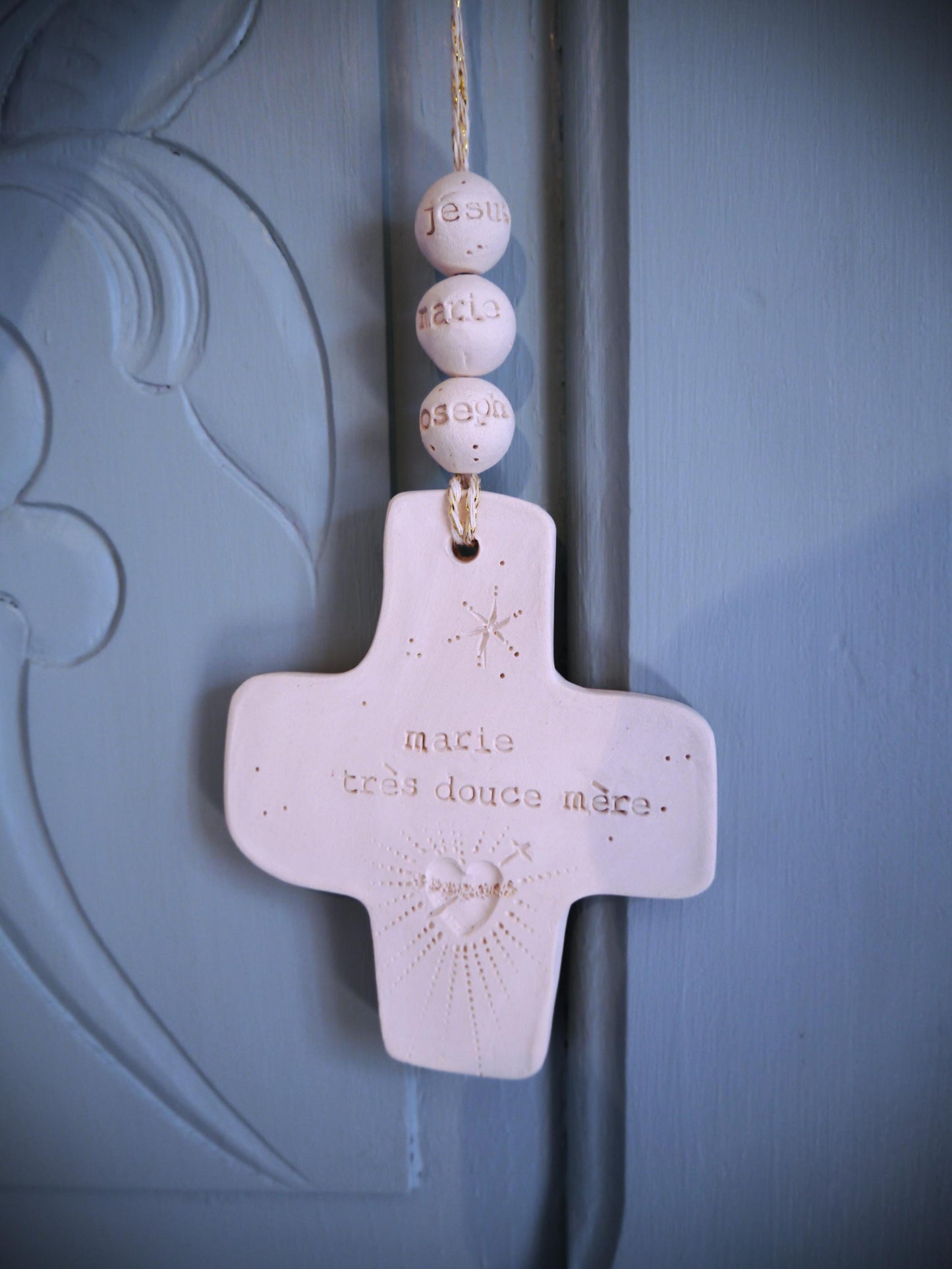 Croix céramique murale