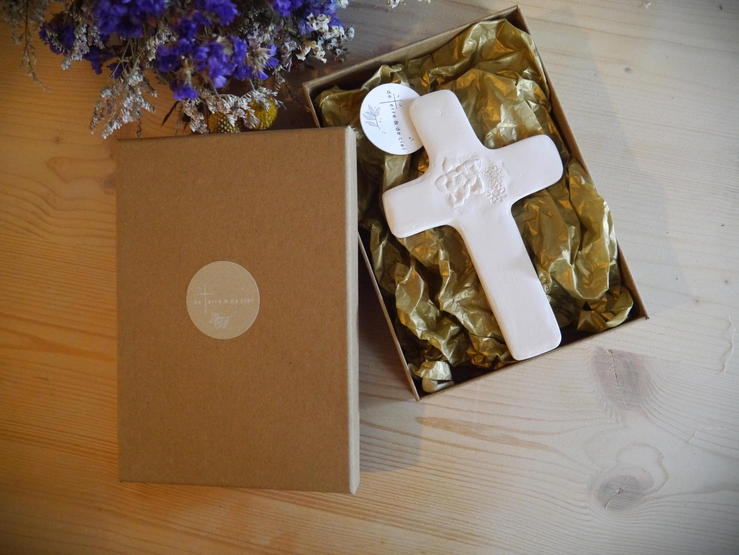 Croix céramique murale