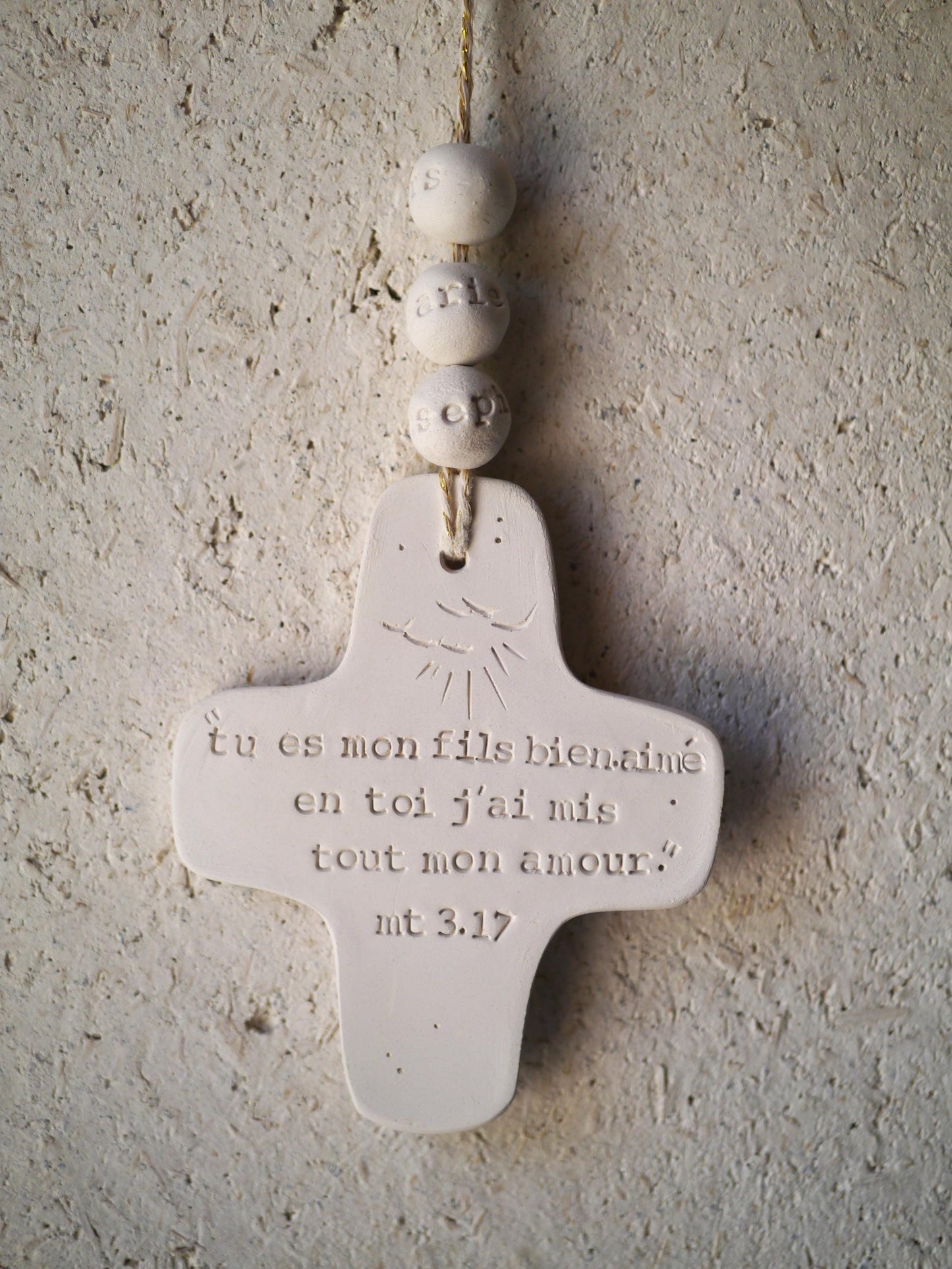 Croix céramique murale